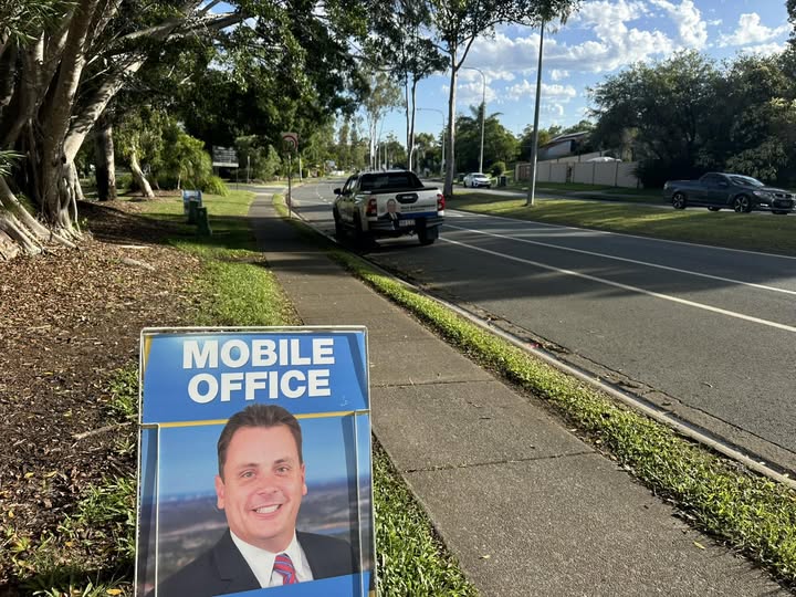 Community Roadside Helensvale